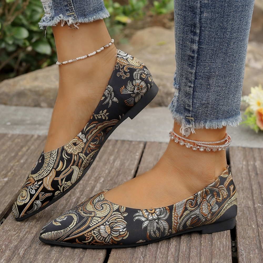 Floral Embroidered Women's Flats